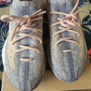 Yeezy Mist non reflective size 8 mens